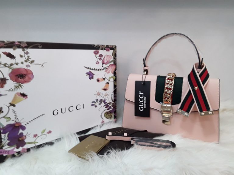 gucci suni deri canta sylvie buyuk boy cift askili pudra pembe 30x20