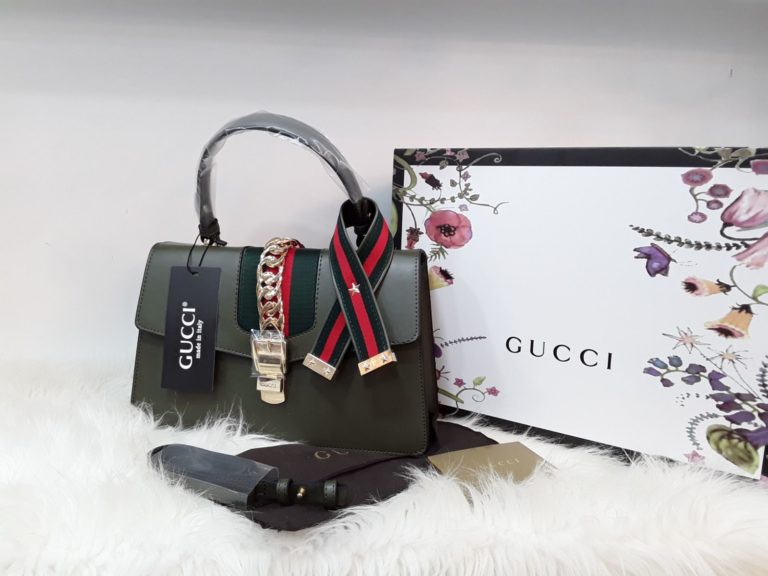 gucci suni deri canta sylvie buyuk boy cift askili yesil 30x20