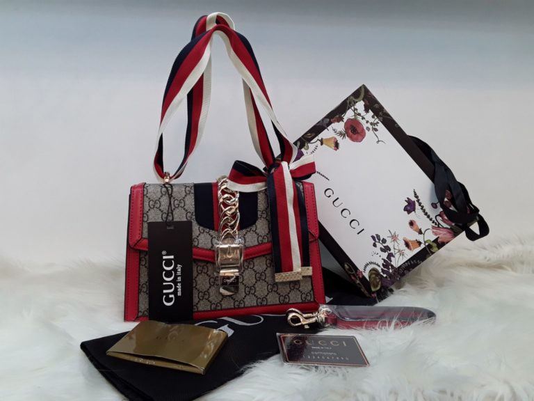gucci suni deri canta sylvie orta boy cift askili kirmizi 26x17