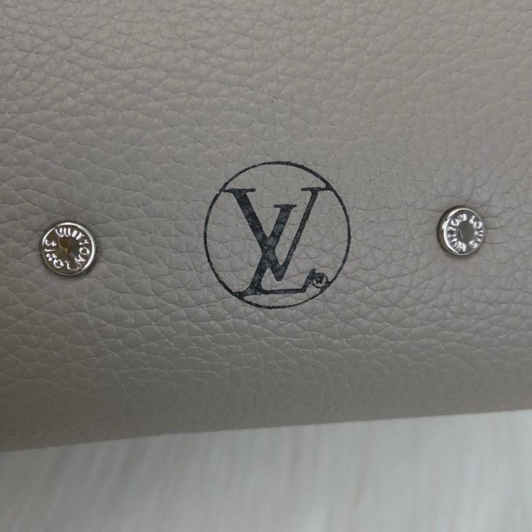 louis vuitton canta milla vizon 23x23