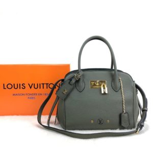 louis vuitton canta milla yesil 23x23