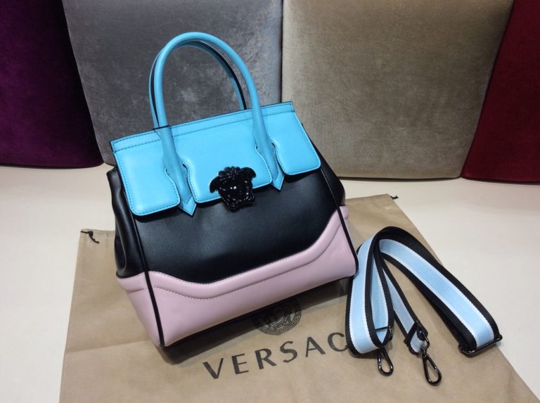 versace canta suni deri palazzo buyuk boyut capraz askili siyah mavi pembe