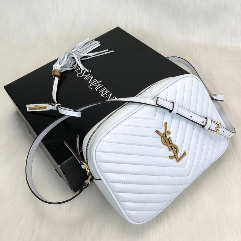 ysl saint laurent canta Lou postaci cantasi beyaz gold 23x16cm