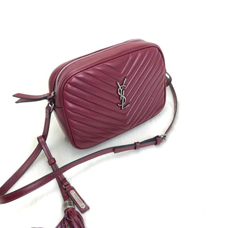 ysl saint laurent canta Lou postaci cantasi bordo silver 23x16cm