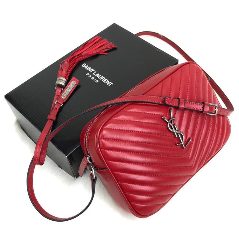 ysl saint laurent canta Lou postaci cantasi kirmizi silver 23x16cm