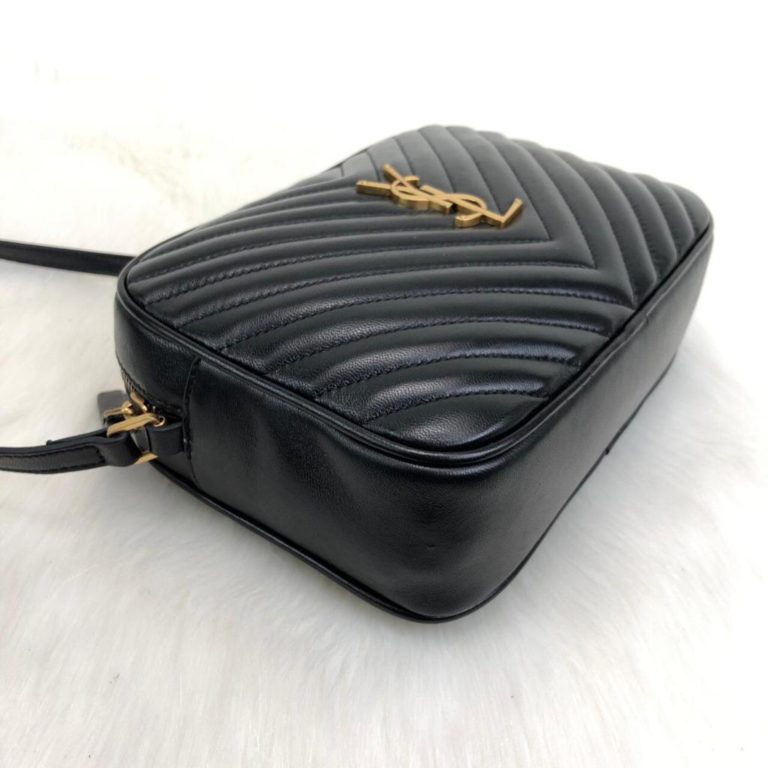 ysl saint laurent canta Lou postaci cantasi siyah gold 23x16cm