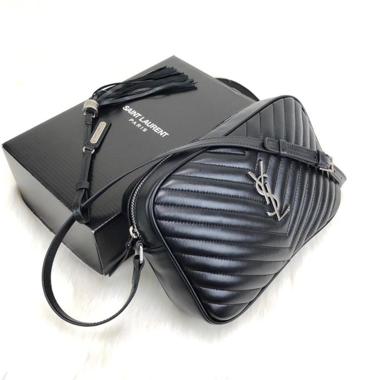 ysl saint laurent canta Lou postaci cantasi siyah silver 23x16cm