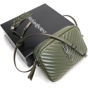 ysl saint laurent canta Lou postaci cantasi yesil silver 23x16cm