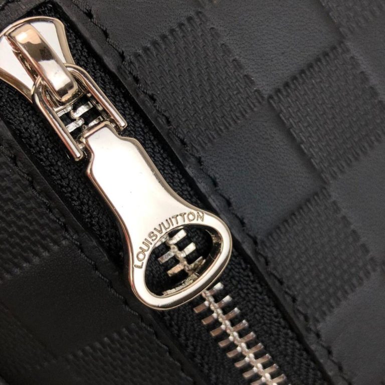 louis vuitton canta Infinity erkek postaci cantasi siyah 24.5x21