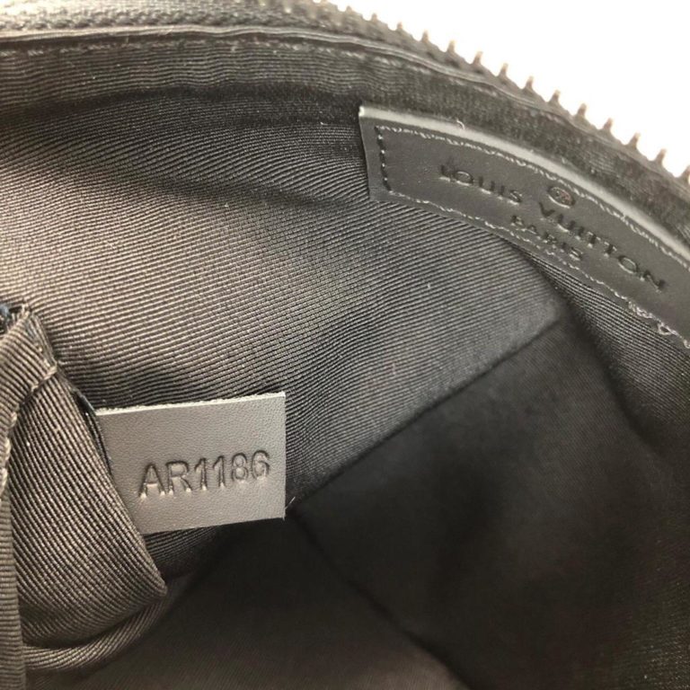 louis vuitton canta Infinity erkek postaci cantasi siyah 24.5x21