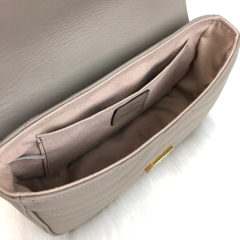 louis vuitton canta New Wave vizon 25x15cm