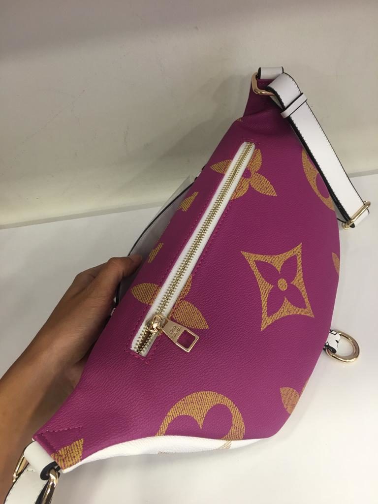 louis vuitton canta suni deri bumbag bel cantasi monogram cift tarafli beyaz fusya pembe 37x14cm