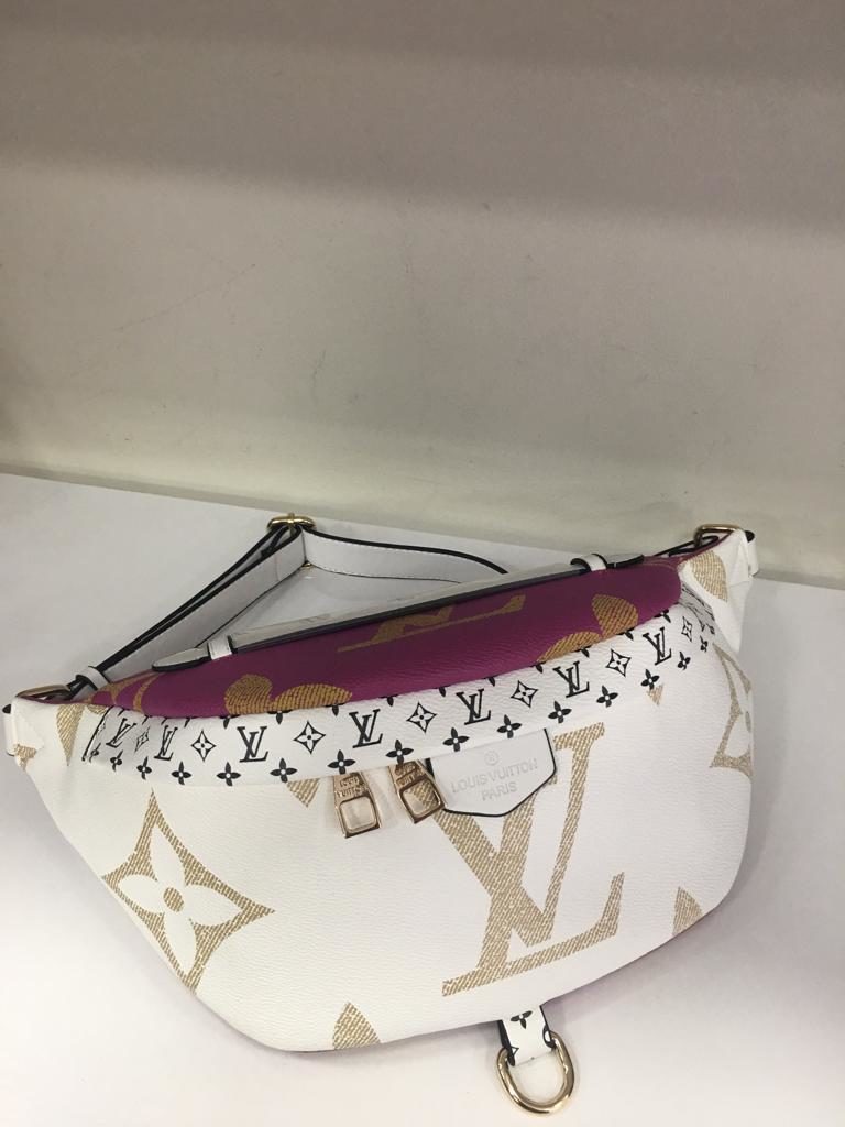 louis vuitton canta suni deri bumbag bel cantasi monogram cift tarafli beyaz fusya pembe 37x14cm