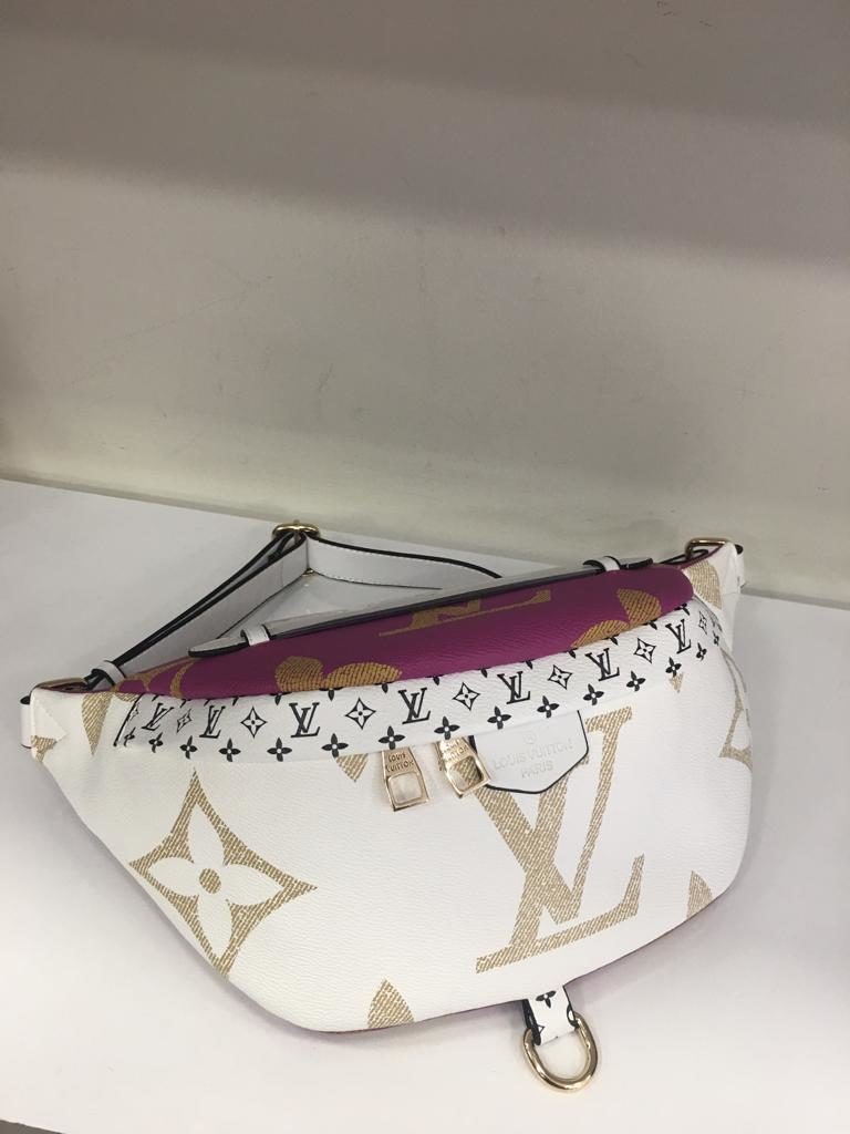 louis vuitton canta suni deri bumbag bel cantasi monogram cift tarafli beyaz fusya pembe 37x14cm