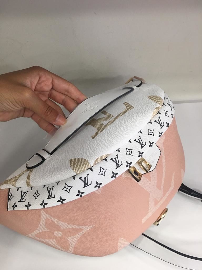 louis vuitton canta suni deri bumbag bel cantasi monogram cift tarafli pudra pembe 37x14cm