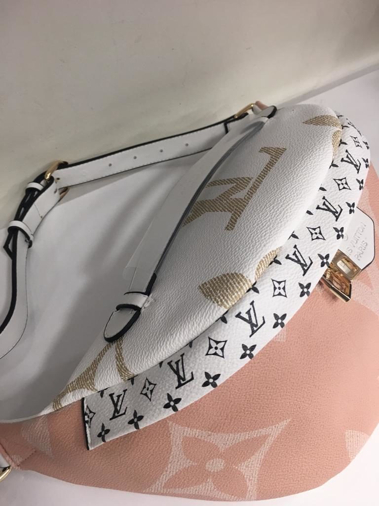 louis vuitton canta suni deri bumbag bel cantasi monogram cift tarafli pudra pembe 37x14cm