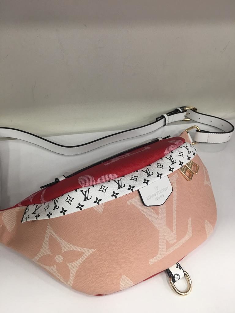 louis vuitton canta suni deri bumbag bel cantasi monogram cift tarafli pudra pembe kirmizi 37x14cm