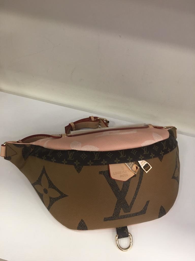 louis vuitton canta suni deri bumbag bel cantasi monogram cift tarafli taba pudra pembe 37x14cm