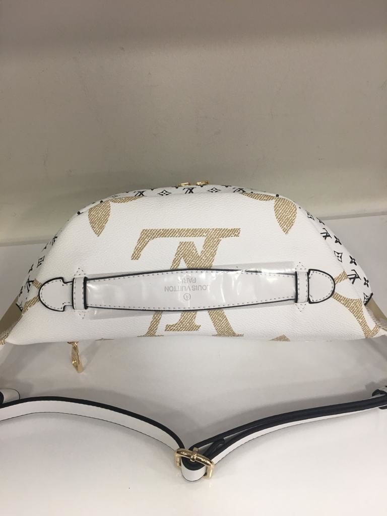 louis vuitton canta suni deri bumbag bel cantasi monogram cift tarafli vizon beyaz 37x14cm