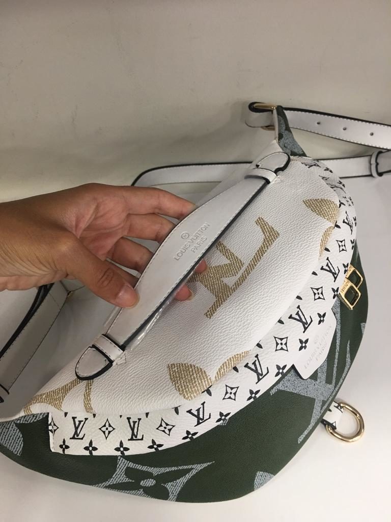 louis vuitton canta suni deri bumbag bel cantasi monogram cift tarafli yesil beyaz37x14cm