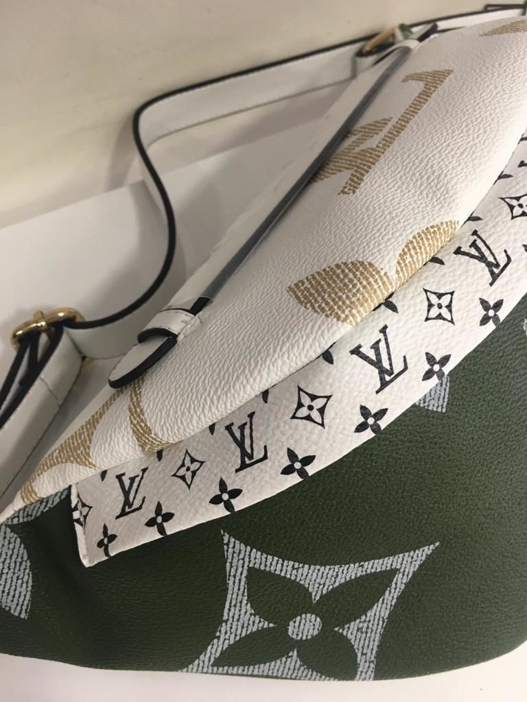 louis vuitton canta suni deri bumbag bel cantasi monogram cift tarafli yesil beyaz37x14cm
