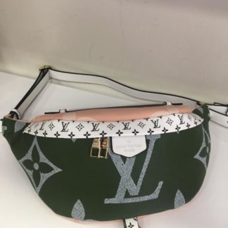 louis vuitton canta suni deri bumbag bel cantasi monogram cift tarafli yesil pudra pembe 37x14cm