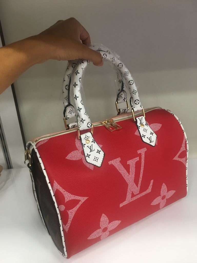 louis vuitton canta suni deri speedy monogram buyuk logo 30cm cift tarafli kirmizi pudra