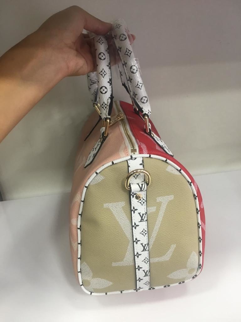 louis vuitton canta suni deri speedy monogram buyuk logo 30cm cift tarafli pudra kirmizi