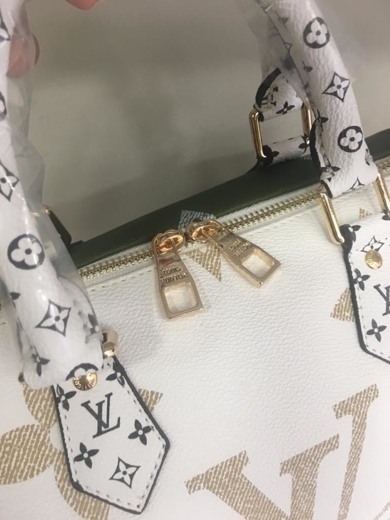 louis vuitton canta suni deri speedy monogram buyuk logo 30cm cift tarafli yesil beyaz