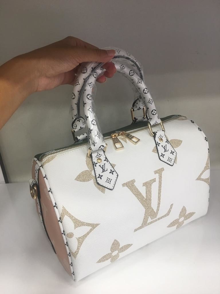 louis vuitton canta suni deri speedy monogram buyuk logo 30cm cift tarafli yesil beyaz