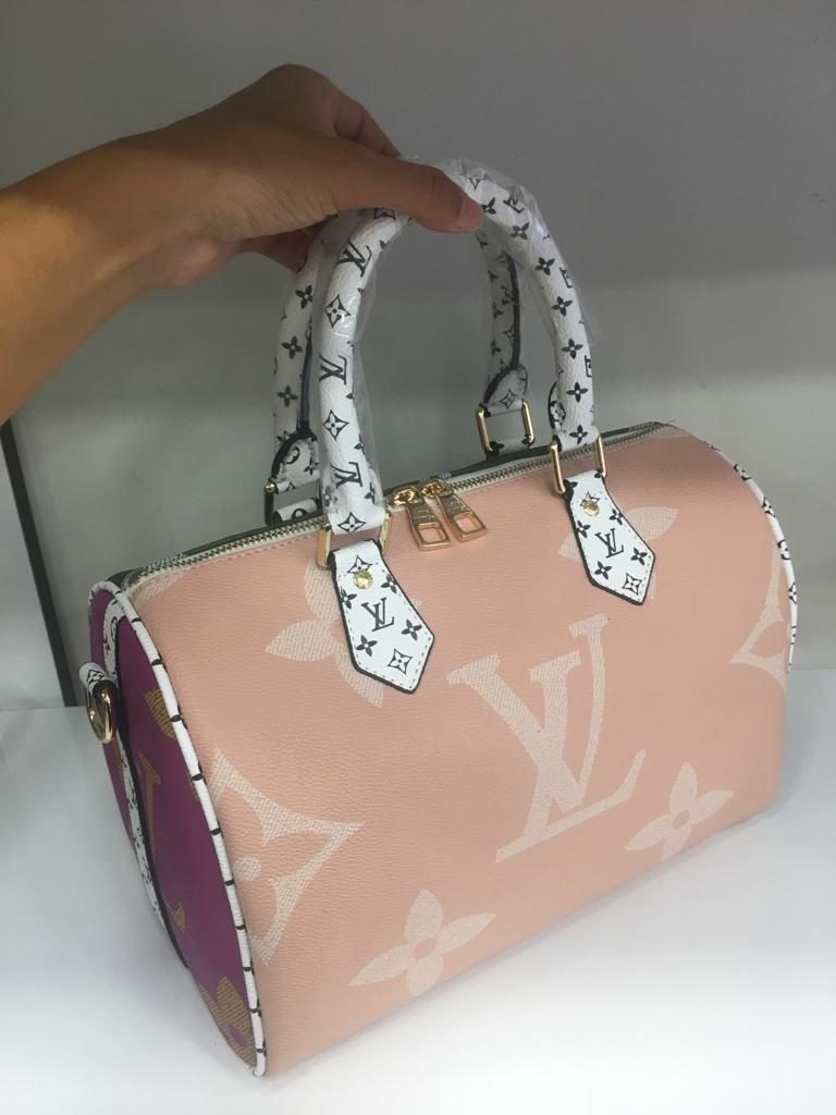 louis vuitton canta suni deri speedy monogram buyuk logo 30cm cift tarafli yesil pudra pembe