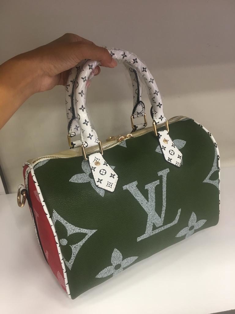 louis vuitton canta suni deri speedy monogram vizon yesil buyuk logo 30cm cift tarafli