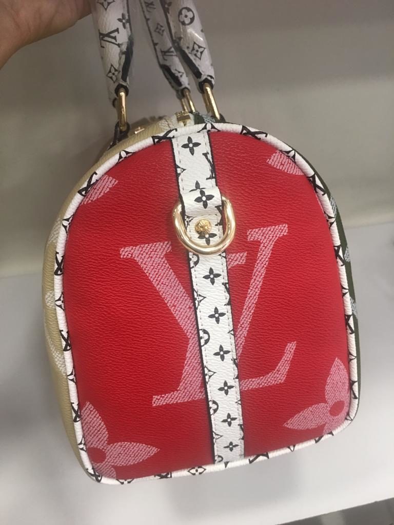 louis vuitton canta suni deri speedy monogram vizon yesil buyuk logo 30cm cift tarafli