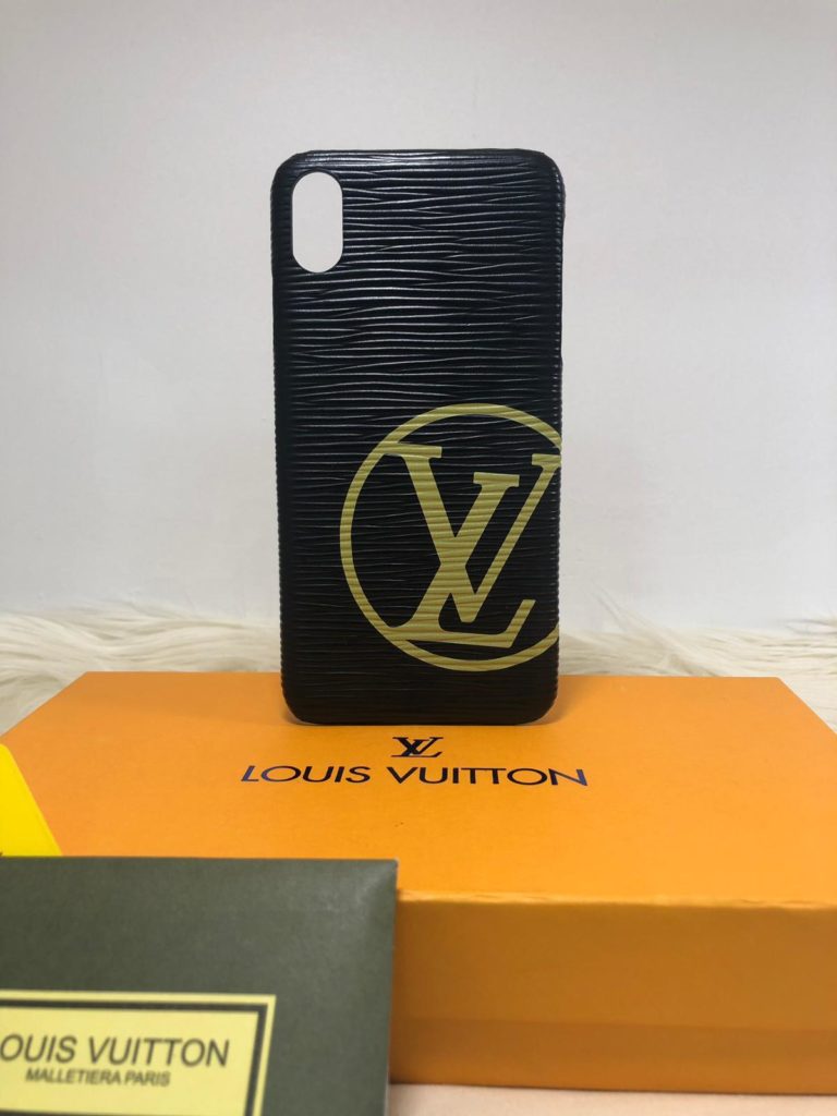 louis vuitton telefon kilifi siyah epi sari logolu