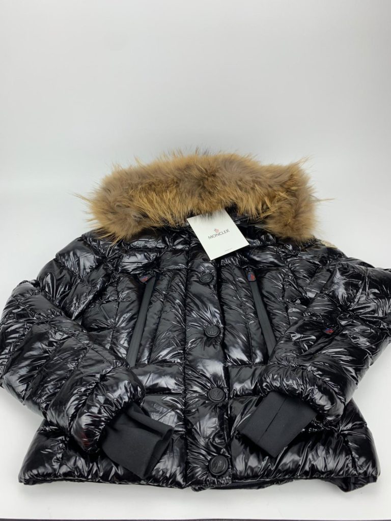 moncler mont parlak iki renk siyah bordo kapuson