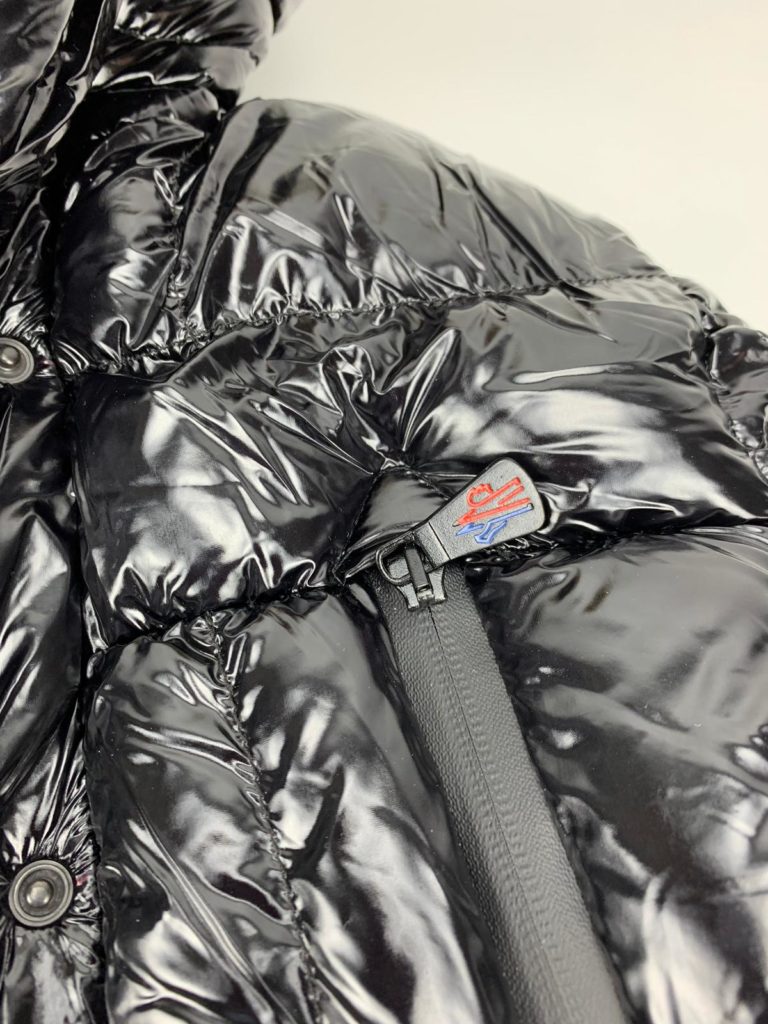 moncler mont parlak iki renk siyah bordo kapuson