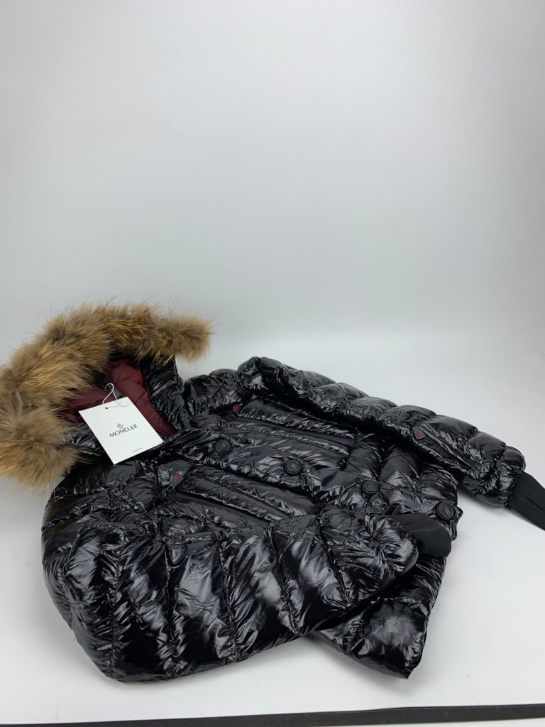 moncler mont parlak iki renk siyah bordo kapuson