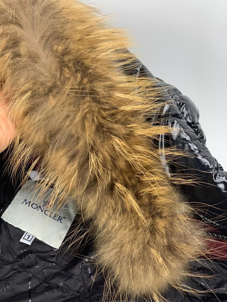moncler mont parlak iki renk siyah bordo kapuson