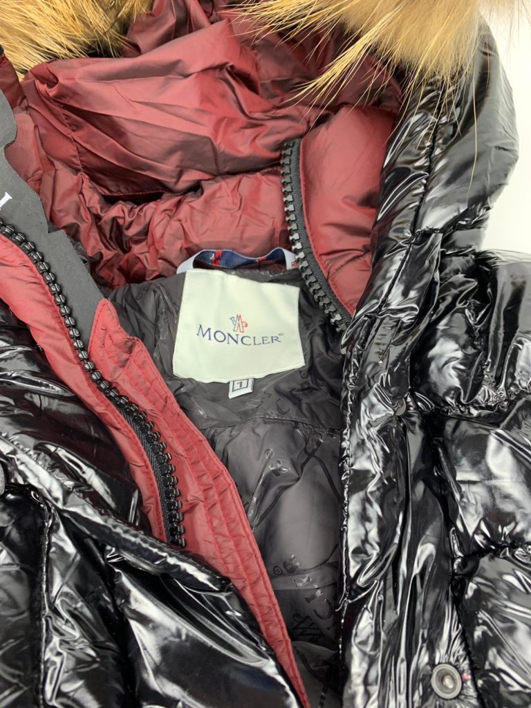 moncler mont parlak iki renk siyah bordo kapuson