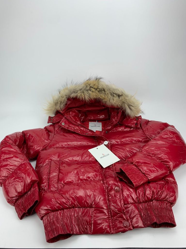 moncler mont parlak kirmizi kapuson
