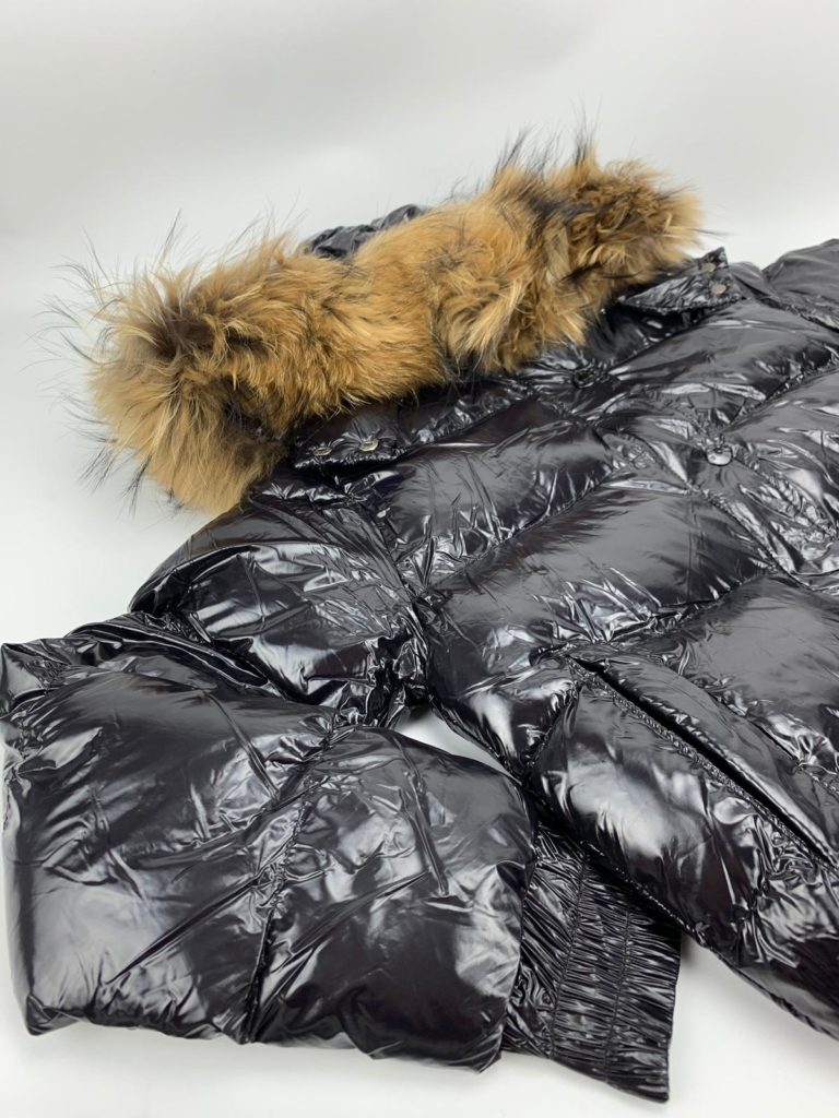 moncler mont parlak siyah kapuson