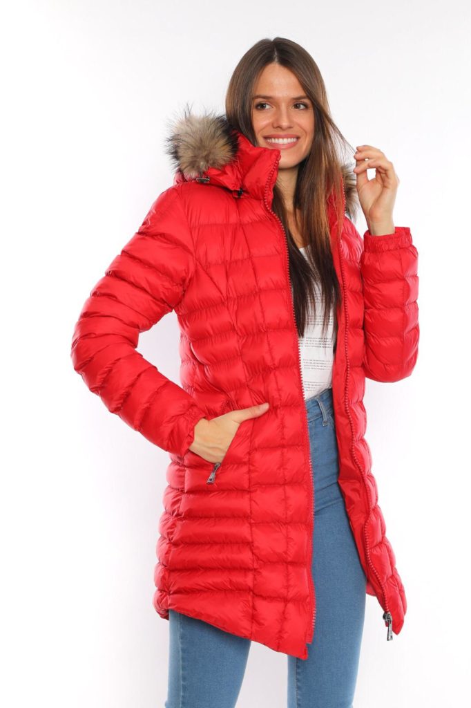 moncler mont uzun mat kirmizi kare dikis
