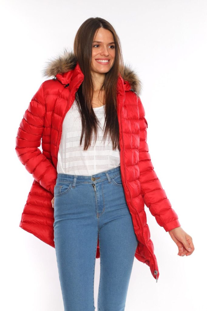 moncler mont uzun mat kirmizi kare dikis