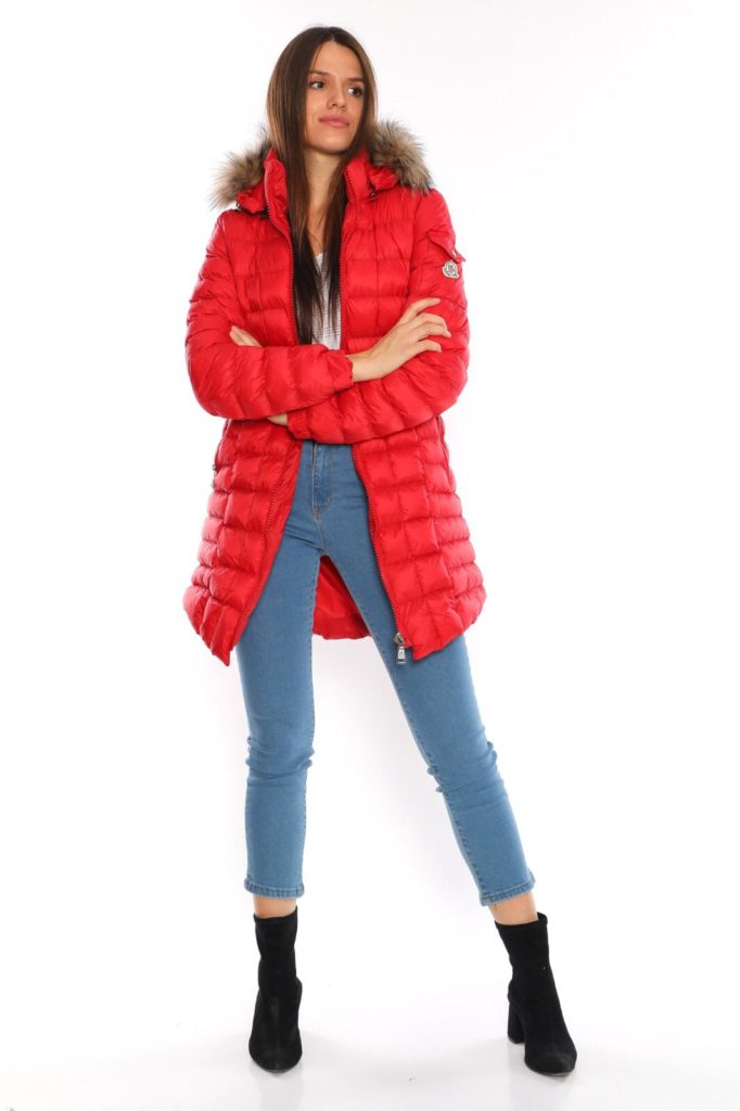 moncler mont uzun mat kirmizi kare dikis