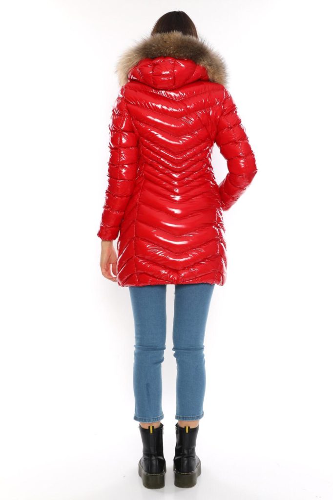 moncler mont uzun parlak kirmizi oklu dikisli