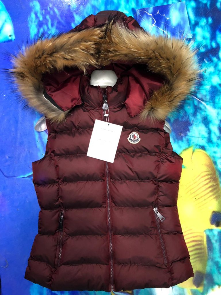 moncler yelek mat bordo kapusonlu