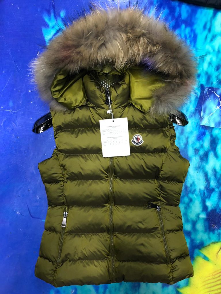 moncler yelek mat haki kapusonlu