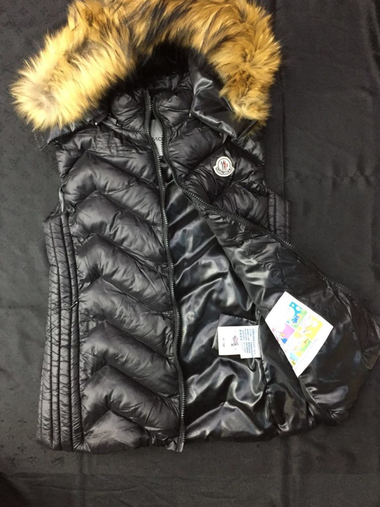 moncler yelek mat siyah zigzag kapusonlu