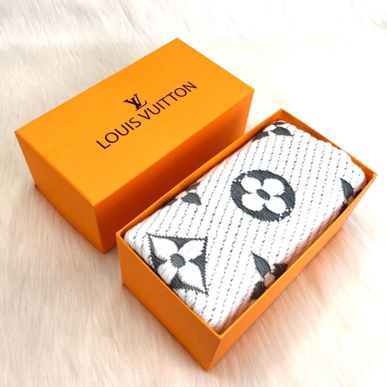louis vuitton atki logomania yun acik krem ithal 180x33