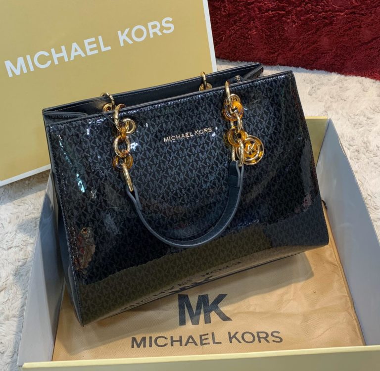 michael kors canta siyah rugan logo baski